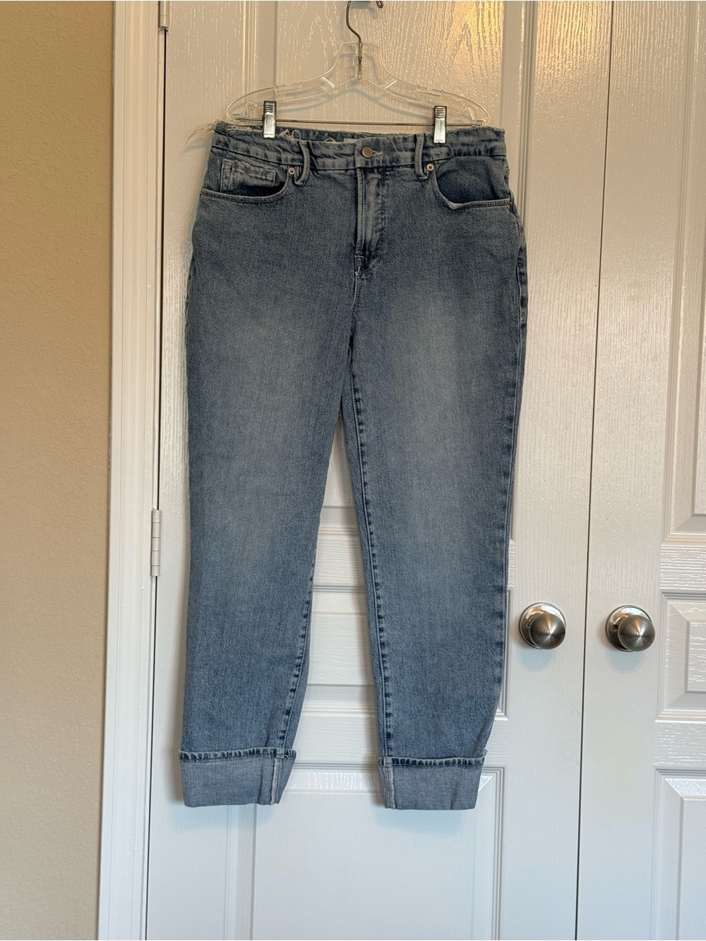 Good American Mid-Rise Weekender Slim Straight Jeans